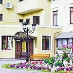 Center *